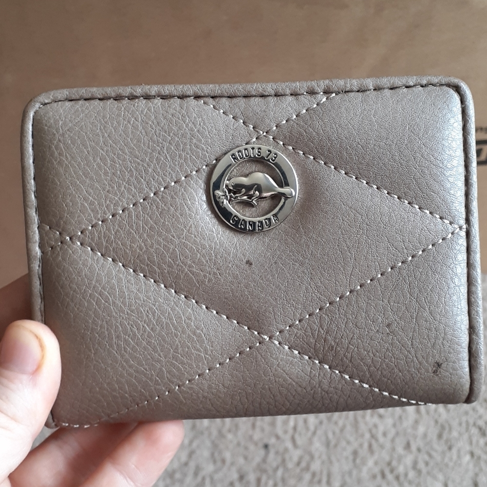 Light Brown Women's Roots Wallet with RFID
